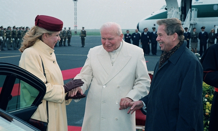 Powitanie papieża Jana Pawła II w Pradze, 21 kwietnia 1997, fot. Alan Pajer