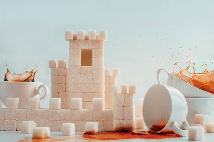 "Kostki cukru nadają się doskonale do budowania z nich oryginalnych budowli.
Można zacząć od warownego zamku, a nawet stworzyć całe poziomy z gry Mario". Nikon D800 z obiektywem 50 mm f/1,8 (1/160 s, f/8, ISO 160)