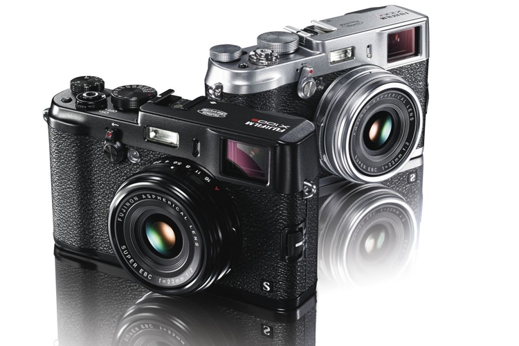 Czarny X100S, super-zoomy i wodoodporny maluch - nowe kompakty Fujifilm