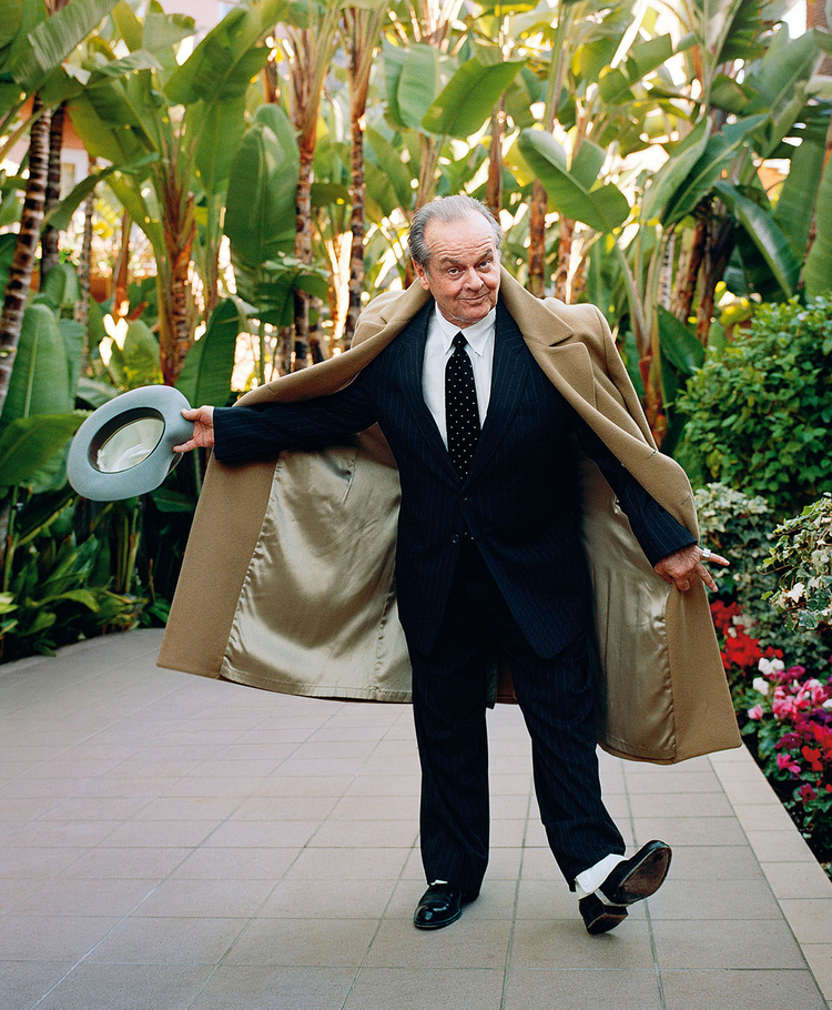 Jack Nicholson, 2010 r., fot. Lorenzo Agius"Zdjęcie wykonane dla magazynu Parade. Jack to całe stare Hollywood, więc chciałem, aby wyglądał tak jak ono - stąd getry i kapelusz".