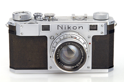Najstarszy na świecie dalmierz Nikona sprzedany!