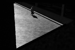 Samotność w wielkim mieście na zdjęciach Ruperta Vandervella