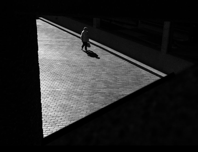 Samotność w wielkim mieście na zdjęciach Ruperta Vandervella