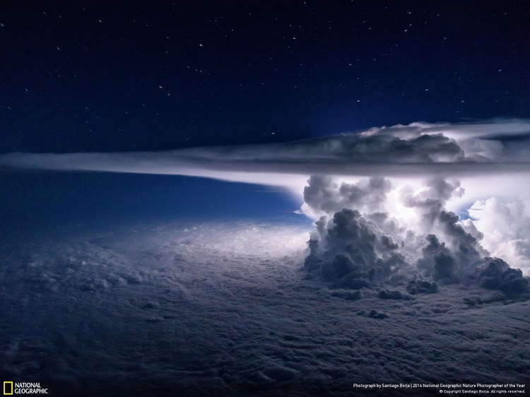 III miejsce w kategorii "Krajobraz" - "Pacific Storm", fot. Santiago Borja | NG Nature Photographer of the Year 2016