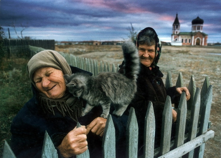 

Jaka jest w końcu ta Rosja? 

 

Grupa rosyjskich fotografów postanowiła pokazać swój kraj inaczej niż robią to zagraniczni fotoreporterzy. Czy im się to udało?  

>>> Przejdź do artykułu >>>