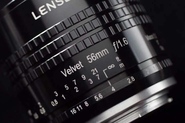 Lensbaby Velvet 56 mm f/1,6 - miękka portretówka z funkcją makro