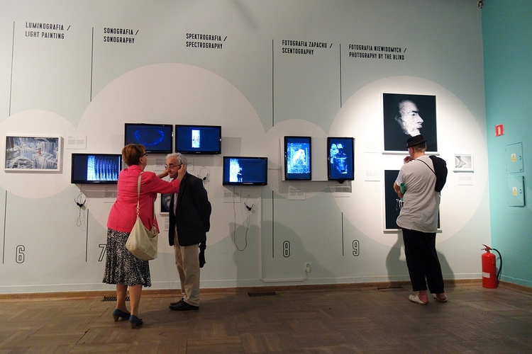 Wystawa "Oddźwięki" na Miesiącu Fotografii w Krakowie [wideo]