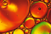 Zdjęcia makro bąbelków z wody i oliwy