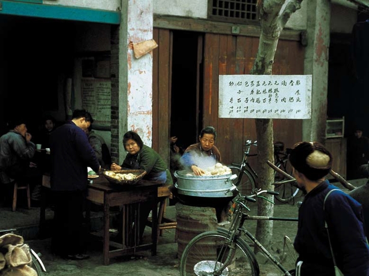 "Chiny u progu lat osiemdziesiątych" - wystawa Chrisa Rzoncy