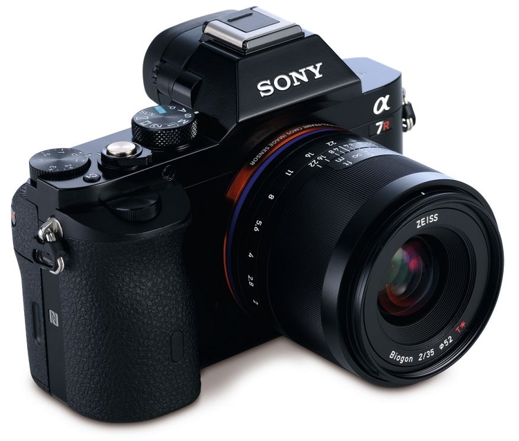 Sony A7R z obiektywem Zeiss Loxia 35 mm f/2
