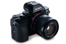 Zeiss Loxia 50 mm f/2 i 35 mm f/2 - pełnoklatkowe stałki z bagnetem Sony E